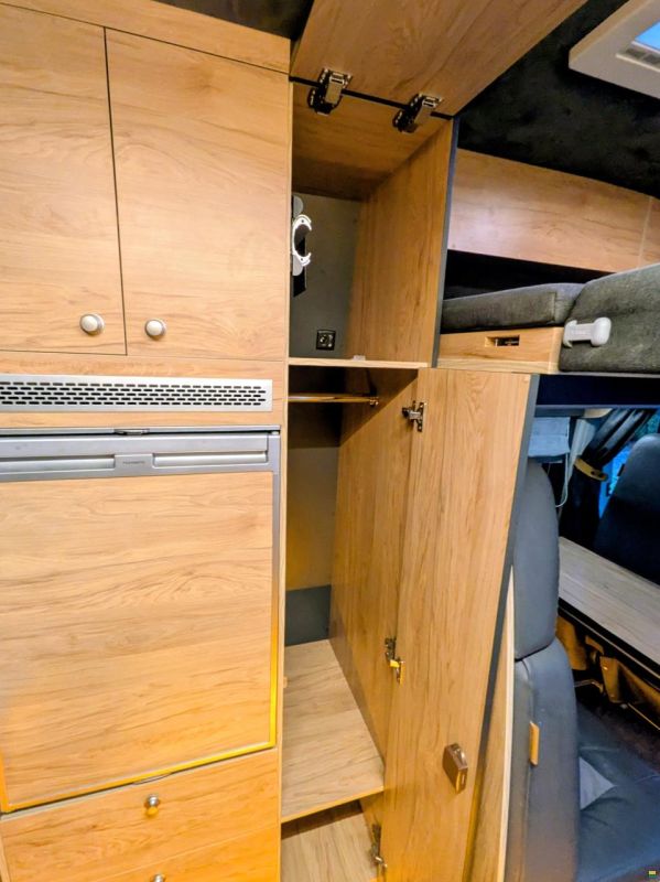 Globe-Traveller Voyager X