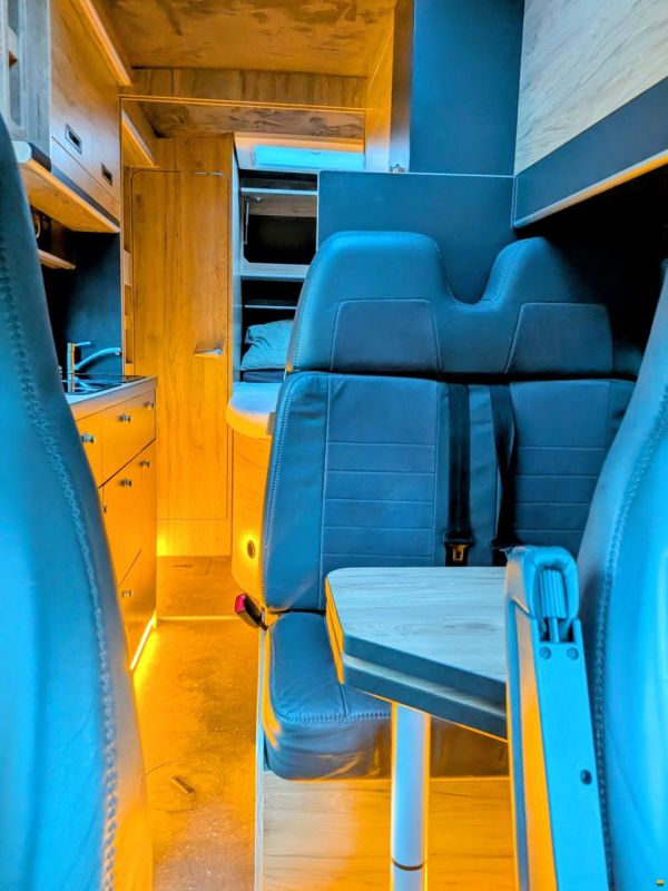 Globe-Traveller Voyager X