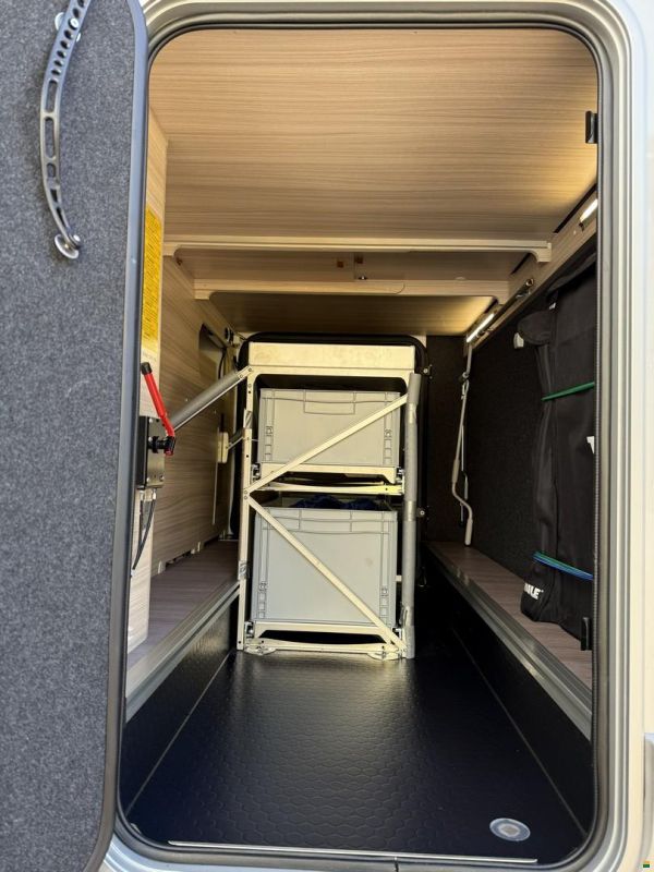 Adria Compact SL Supreme, Fiat 180PS Automat