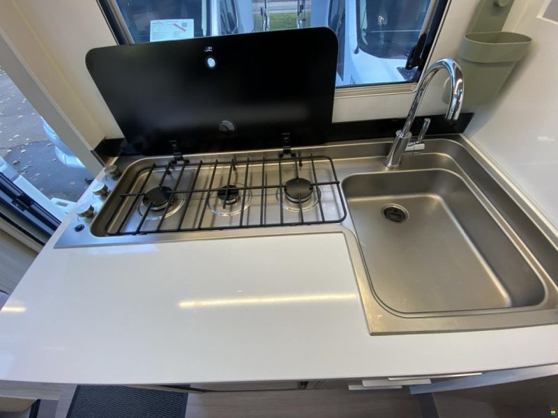 Adria Compact SL Supreme, Fiat 180PS Automat