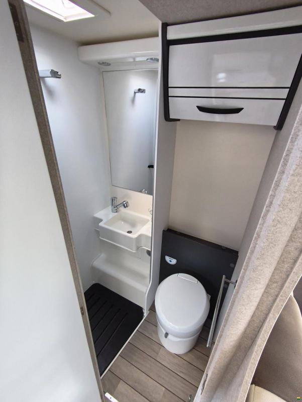 Forster-Reisemobile T 699 EB mit Einzelbett & Hubbett!