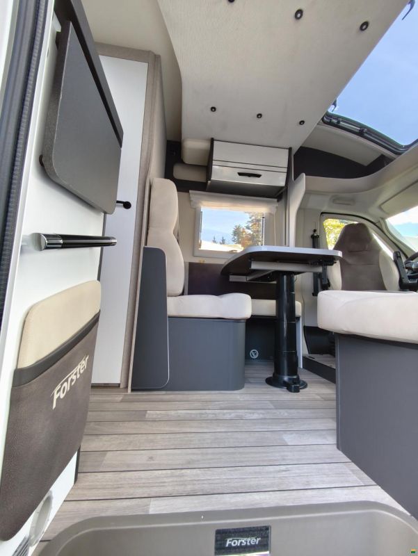 Forster-Reisemobile T 699 EB mit Einzelbett & Hubbett!