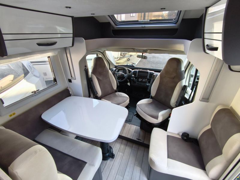 Forster-Reisemobile T 699 EB mit Einzelbett & Hubbett!