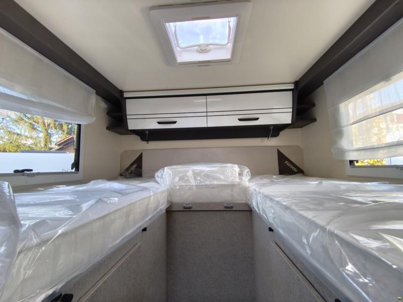 Forster-Reisemobile T 699 EB mit Einzelbett & Hubbett!