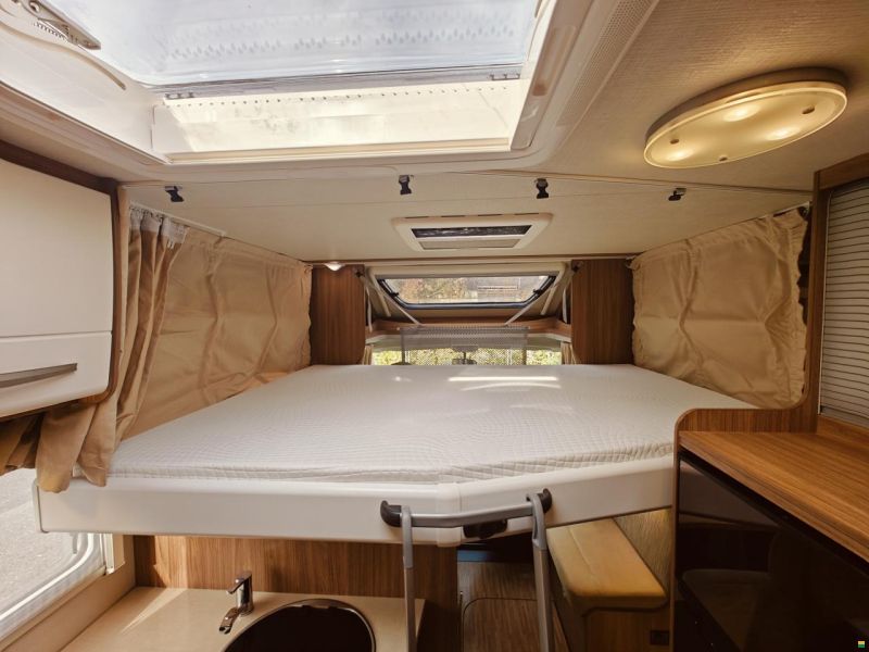 Carado T334 - Doppelbett & Hubbett