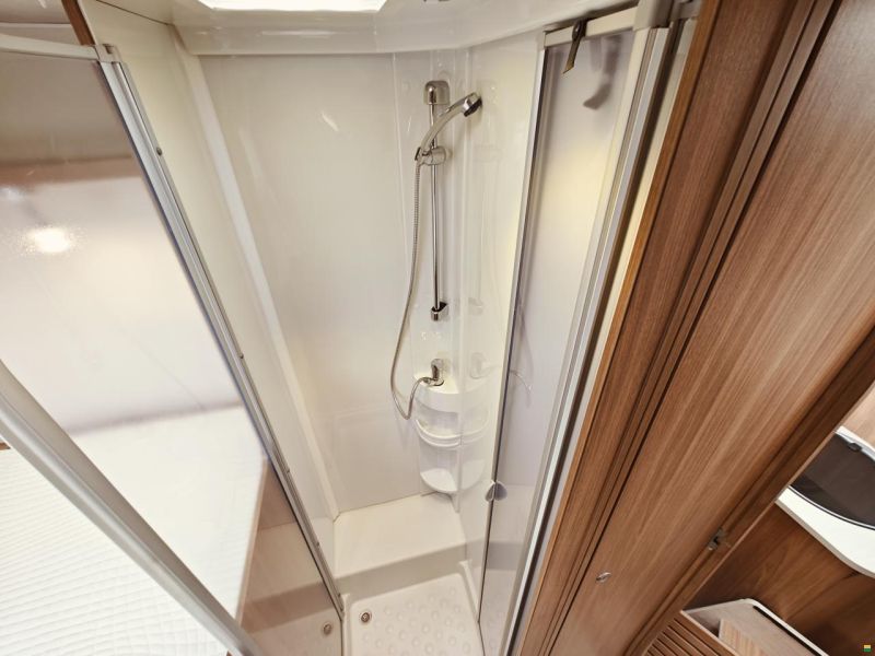 Carado T334 - Doppelbett & Hubbett