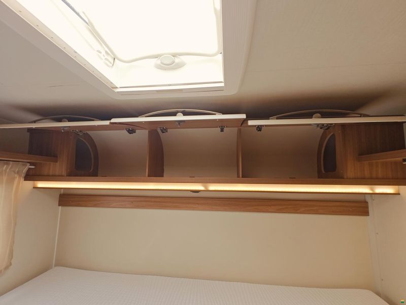 Carado T334 - Doppelbett & Hubbett