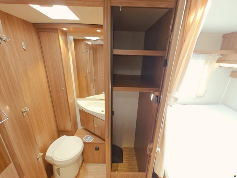 Carado T334 - Doppelbett & Hubbett