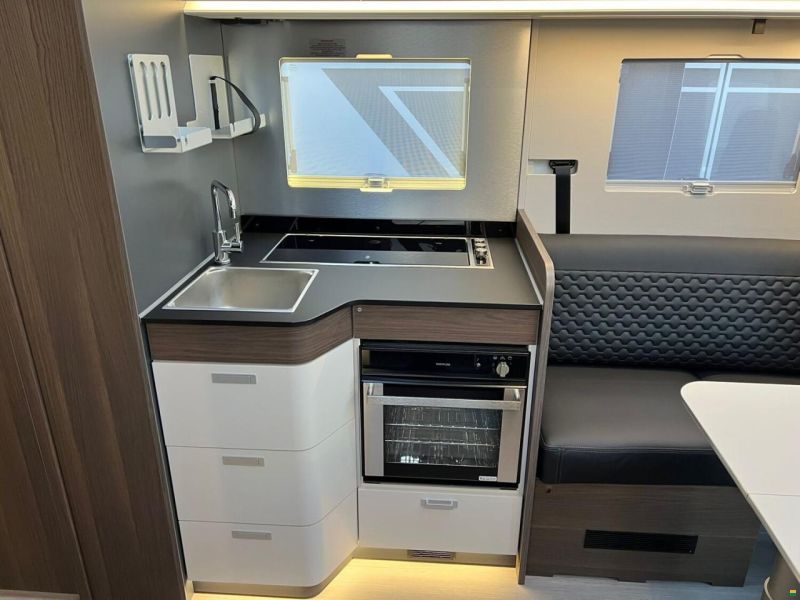 Adria Coral Supreme 670 DL F