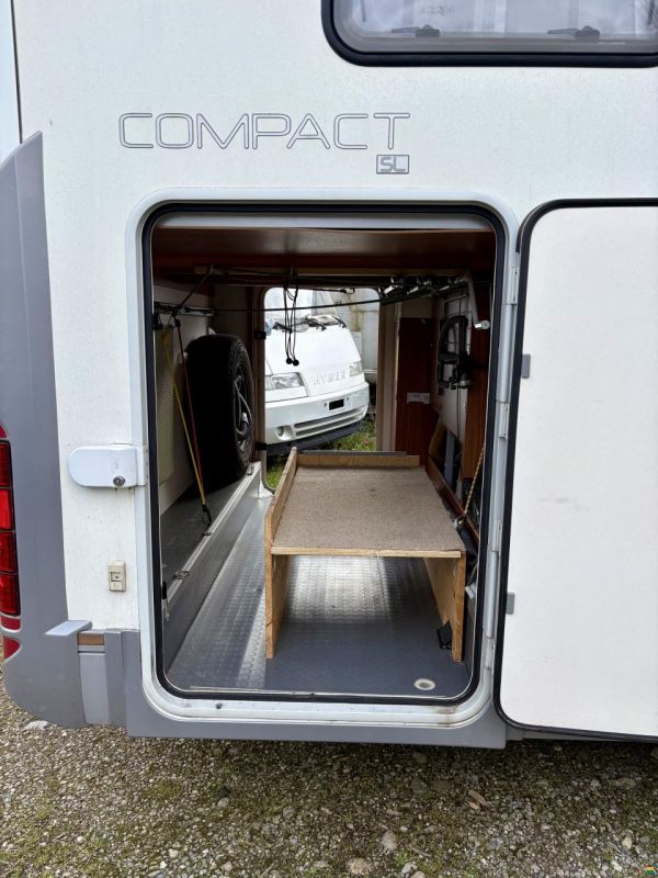 Adria Compact