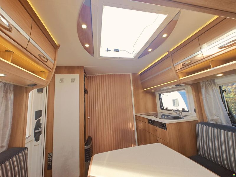 Dethleffs NOMAD 740 RFK Doppelbett & Stockbetten