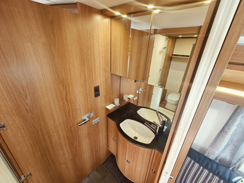 Dethleffs NOMAD 740 RFK Doppelbett & Stockbetten