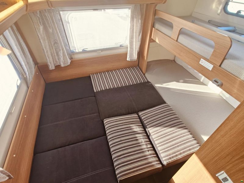 Dethleffs NOMAD 740 RFK Doppelbett & Stockbetten