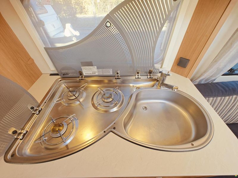 Dethleffs NOMAD 740 RFK Doppelbett & Stockbetten