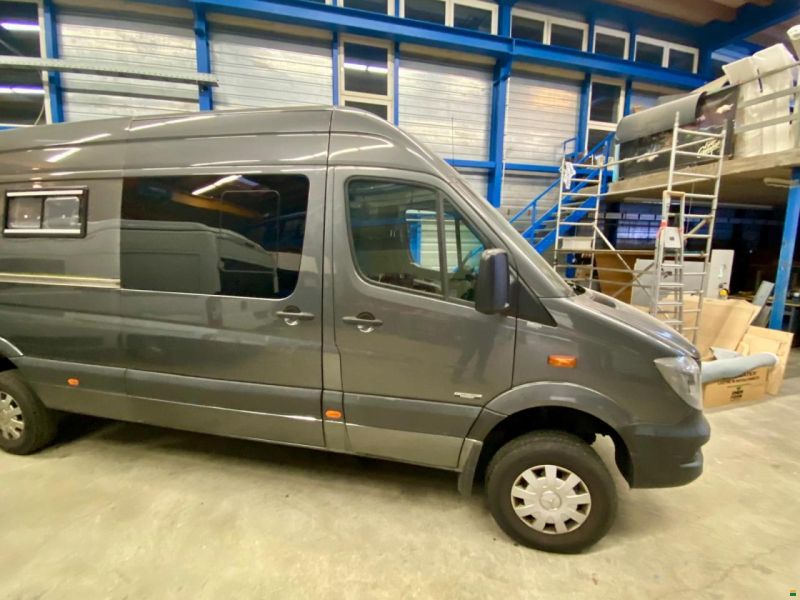 Mercedes Benz L3H2 319 BT 4x4