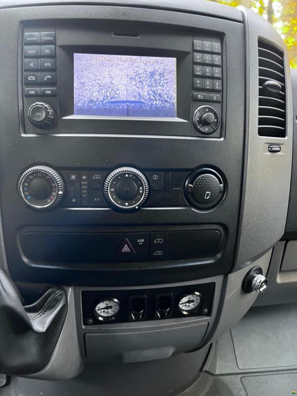 Mercedes Benz L3H2 319 BT 4x4