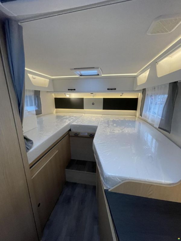 Sunlight Adventure T Ford 670S