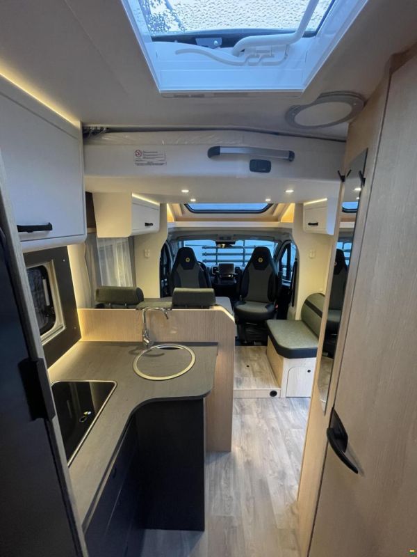 Sunlight Adventure T 66S