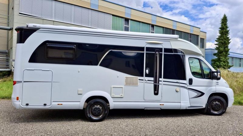 Hobby First Class Mobil