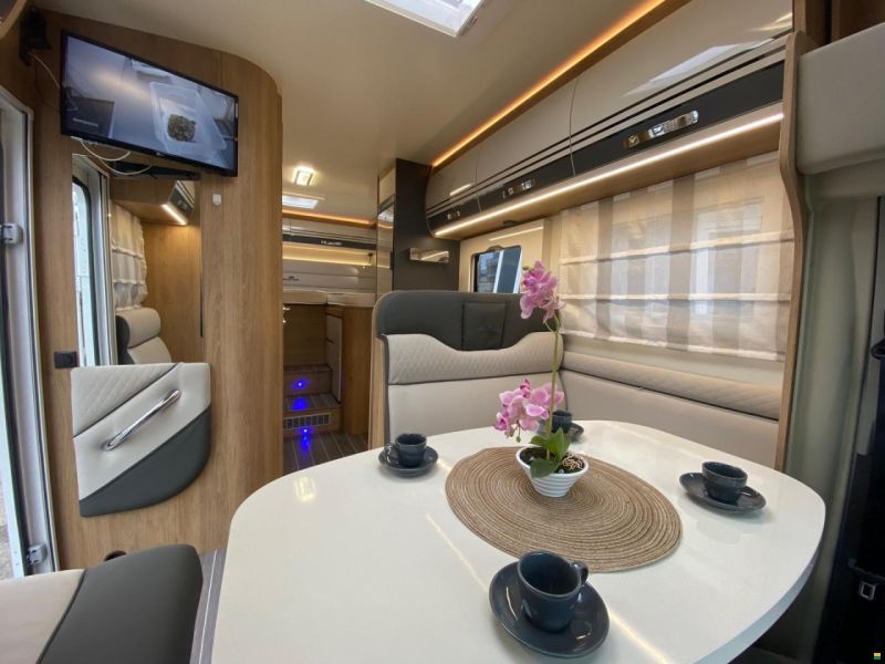 Roller Team Kronos 285 P, Ford 2.0TDCi 170PS Automat