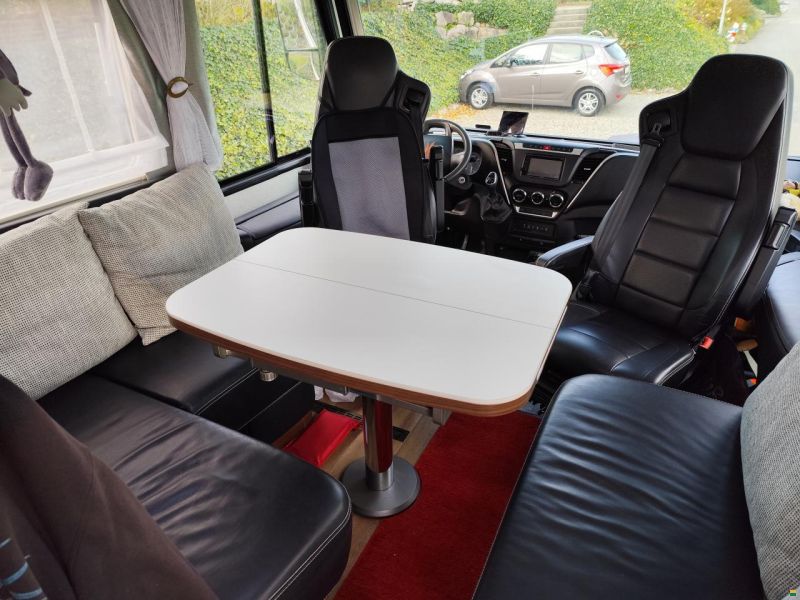 Niesmann-Bischoff Flair 880