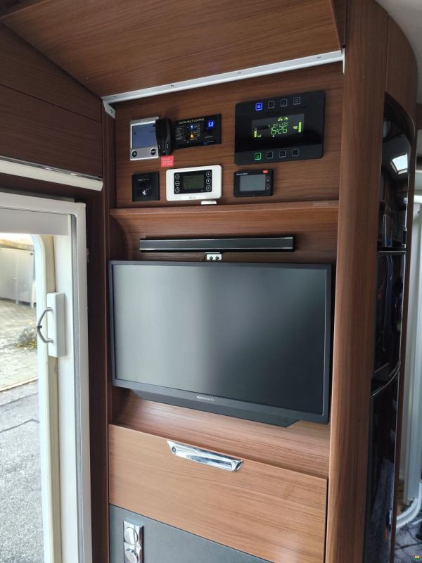 Niesmann-Bischoff Flair 880