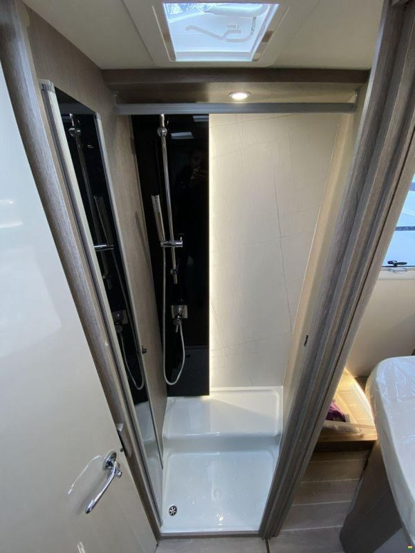 Roller Team Zefiro 267 TL, Ford 165PS Automat