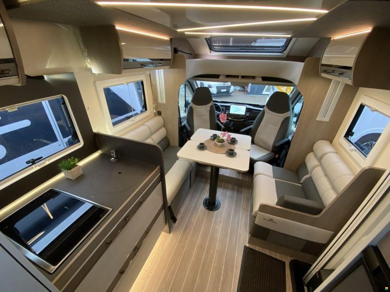 Roller Team Zefiro 267 TL, Ford 165PS Automat