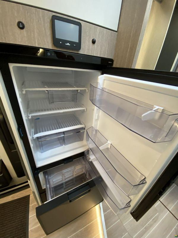 Roller Team Zefiro 267 TL, Ford 165PS Automat