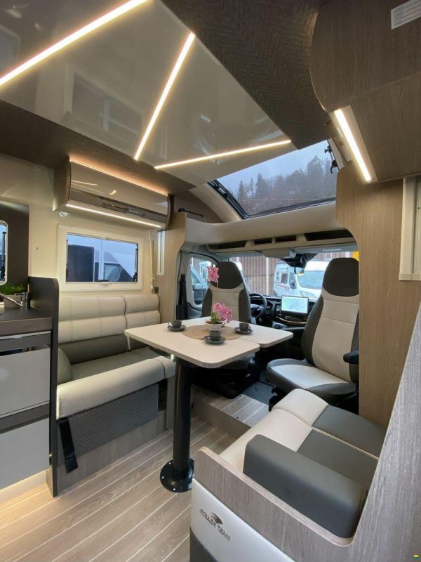 Roller Team Zefiro 267 TL, Ford 165PS Automat