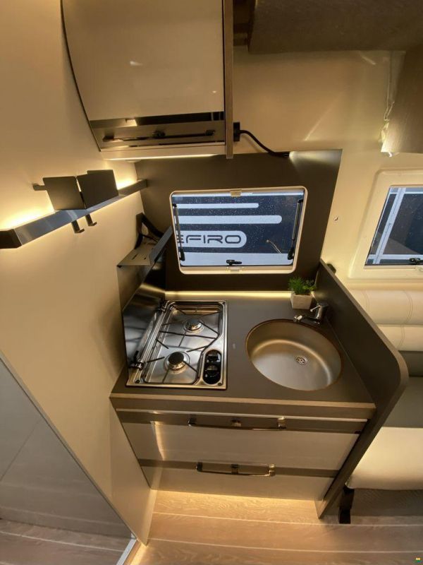 Roller Team Zefiro 267 TL, Ford 165PS Automat