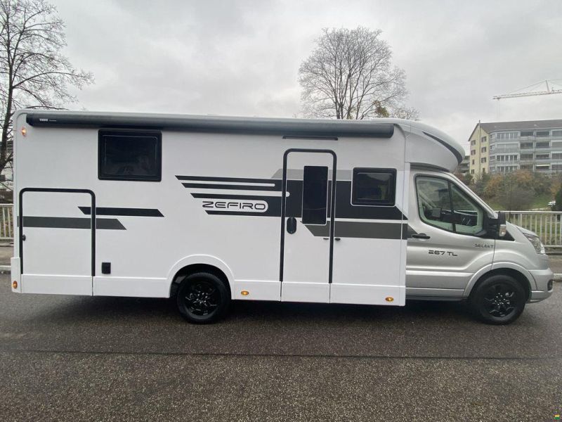 Roller Team Zefiro 267 TL, Ford 165PS Automat