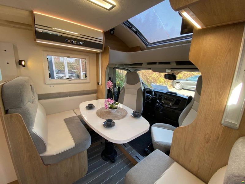 Roller Team Kronos 294 TL, Ford 2.0TDCi 170PS