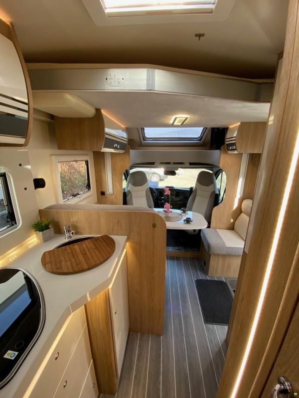 Roller Team Kronos 294 TL, Ford 2.0TDCi 170PS