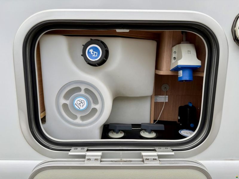 Knaus Sky Wave 650 MF - Hubbett