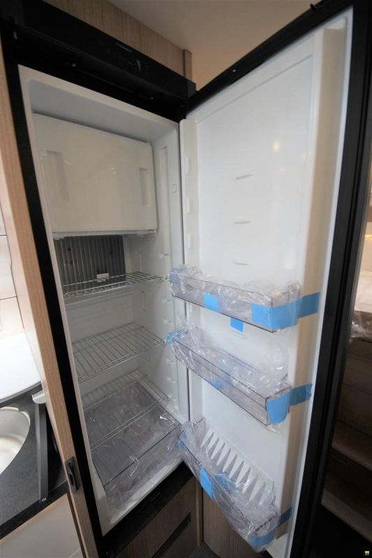 Carthago c-tourer I 143 LE MB