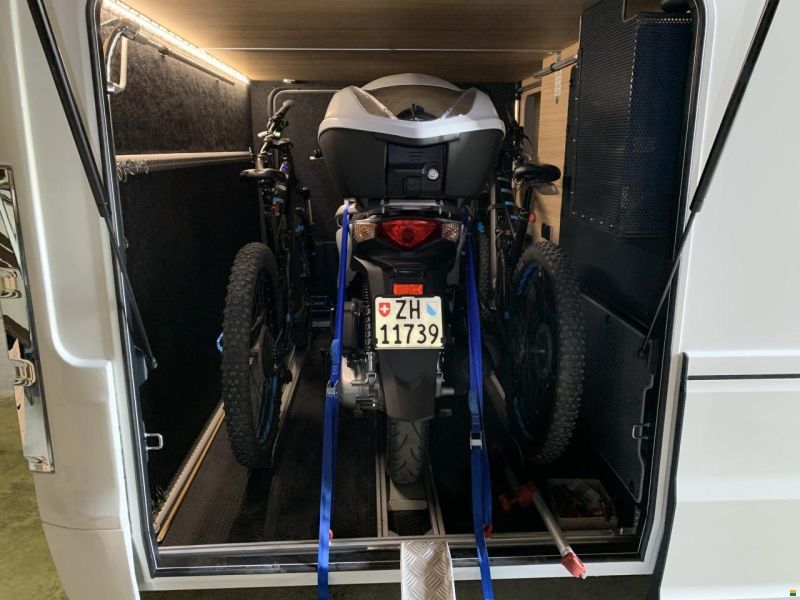 Niesmann-Bischoff Flair 920 EK