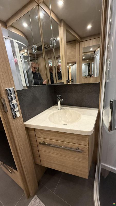 Niesmann-Bischoff Flair 920 EK