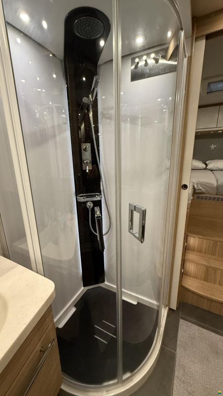 Niesmann-Bischoff Flair 920 EK