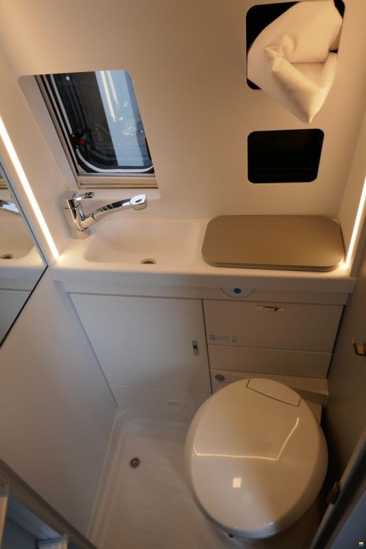 Weinsberg CaraBus Grey 630 MEG OUTLAW Edition FIRE