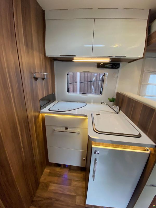 Roller Team Zefiro 235 TL, Fiat 2.3MJ 150PS Automat