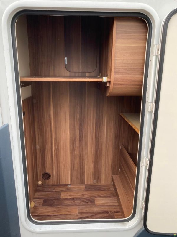 Roller Team Zefiro 235 TL, Fiat 2.3MJ 150PS Automat