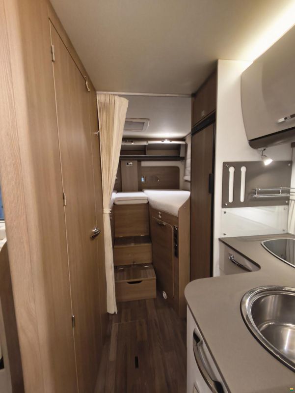 Bürstner Lyseo T 690 mit Einzelbett!