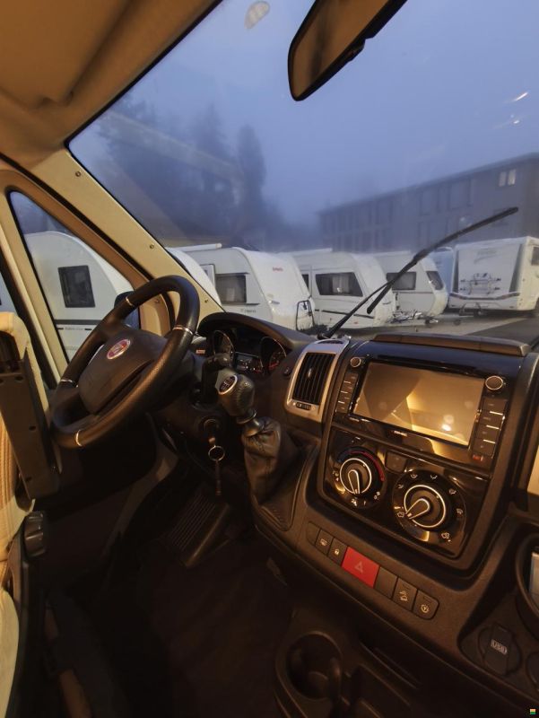 Bürstner Lyseo T 690 mit Einzelbett!