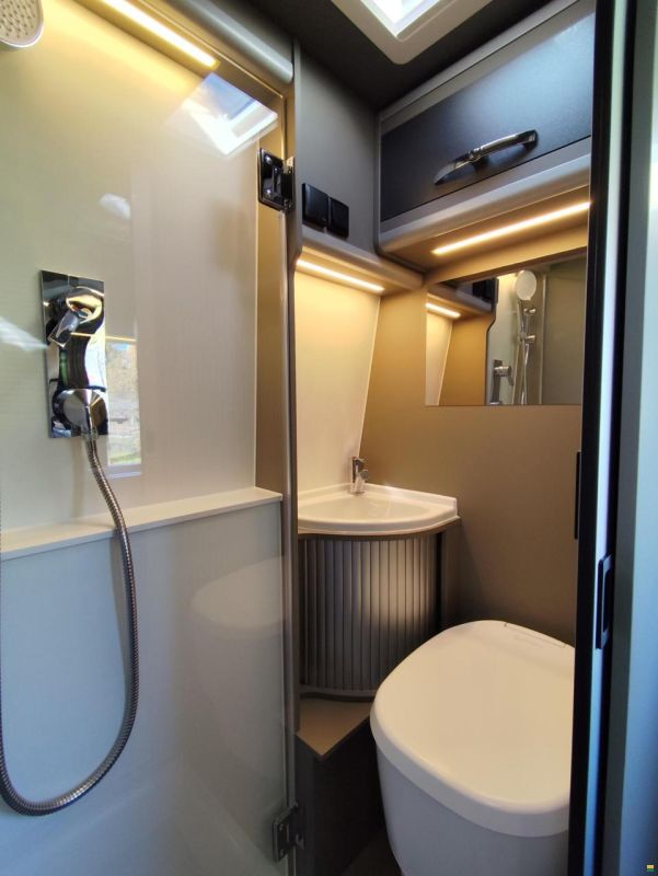 Megamobil Mega Classic 600 S Hubbett MAN 163 PS