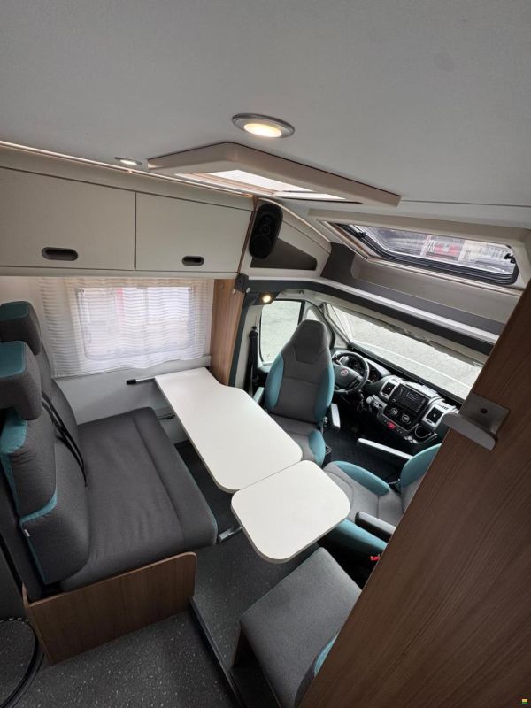 Adria S65L TEILIN.AUTOMAT.LÄNGSBETT