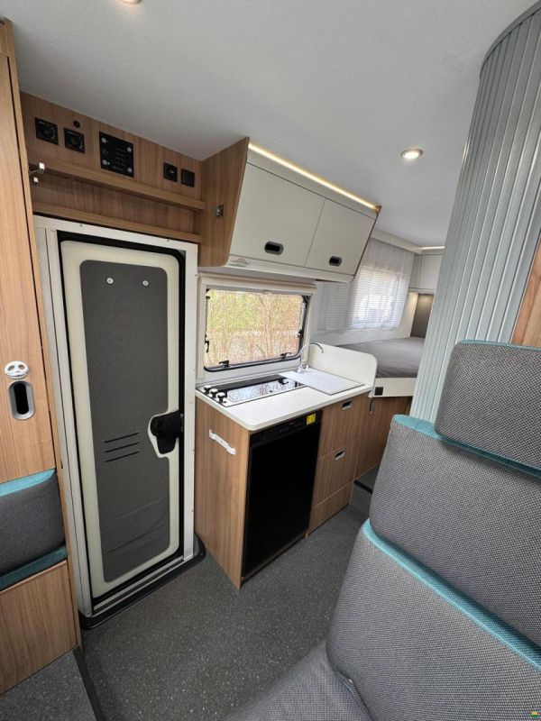 Adria S65L TEILIN.AUTOMAT.LÄNGSBETT