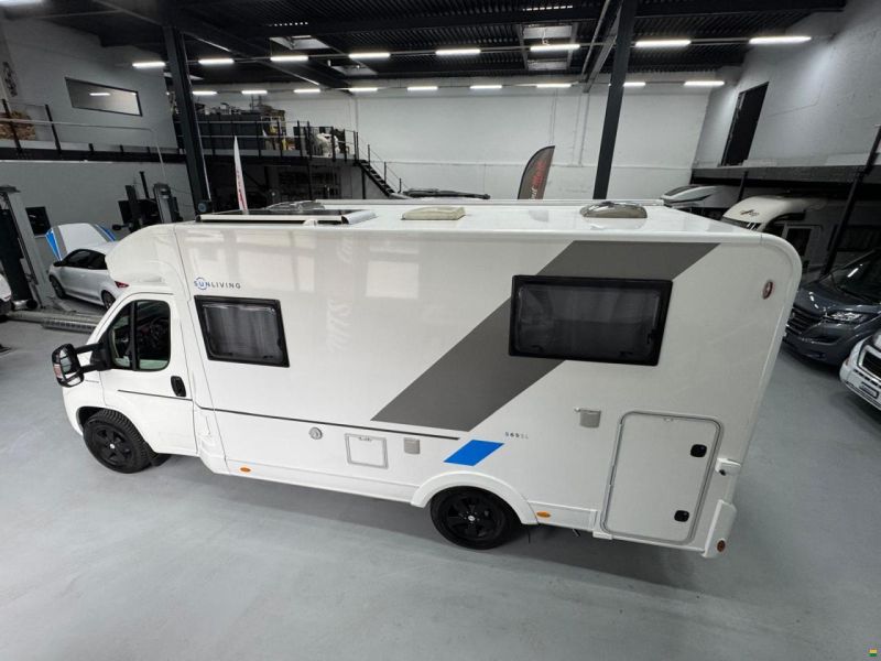 Adria S65L TEILIN.AUTOMAT.LÄNGSBETT