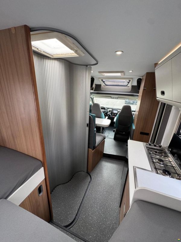 Adria S65L TEILIN.AUTOMAT.LÄNGSBETT