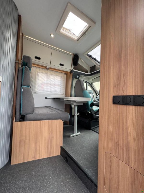 Adria S65L TEILIN.AUTOMAT.LÄNGSBETT